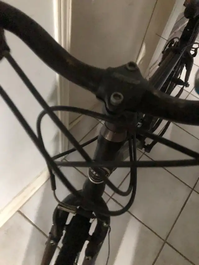 Trek hybrid bike for sale or trade in Road in City of Toronto - Image 5