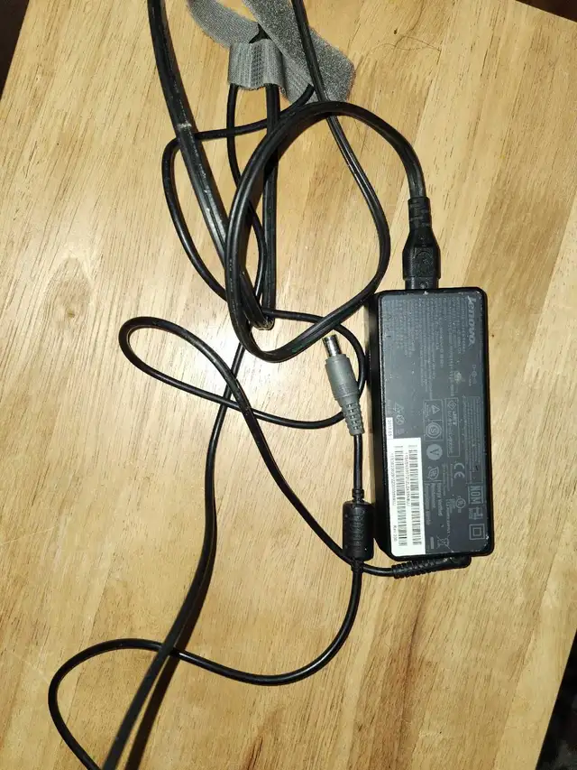 Lenovo Laptop Power Adapter in Laptop Accessories in City of Toronto - Image 5