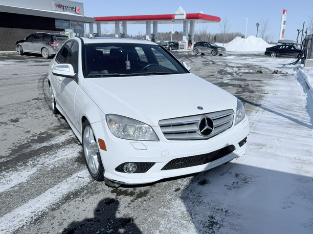 2009 Mercedes Benz C300 AWD * Low Km * dans Autos et camions  à Laval/Rive Nord - Image 4