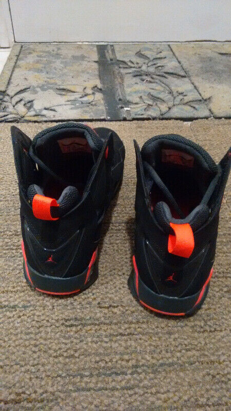 Jordan True Flight Sz 9.5  (Like new) - Black/Infra in Men's Shoes in City of Toronto - Image 2
