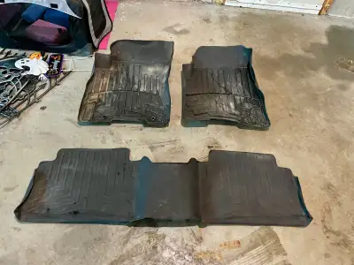 Front (driver and passenger) and rear winter used weathertech floor mats. These came off a 2016 Niss...