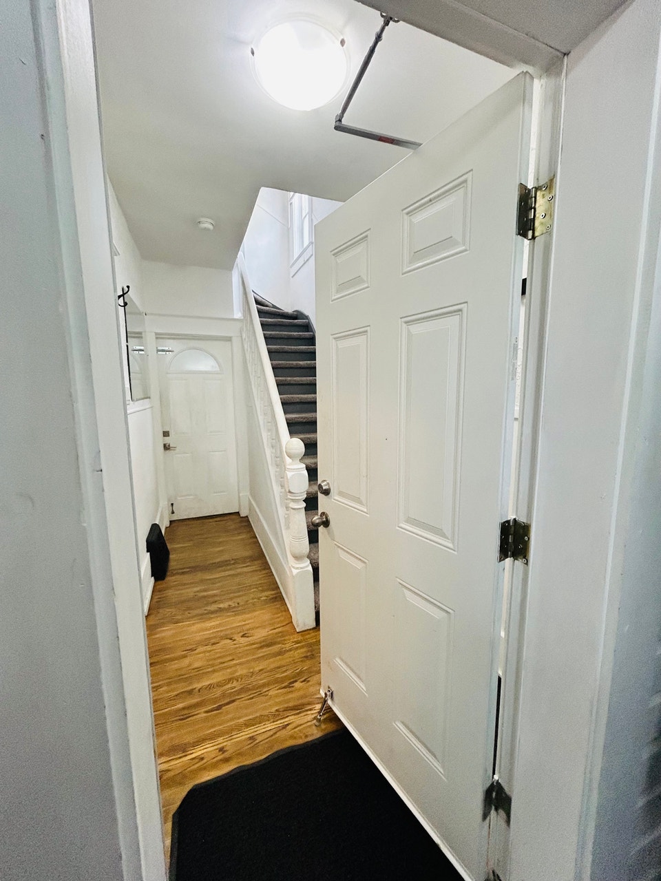 2 bedroom , single rooms or whole house for rent 3