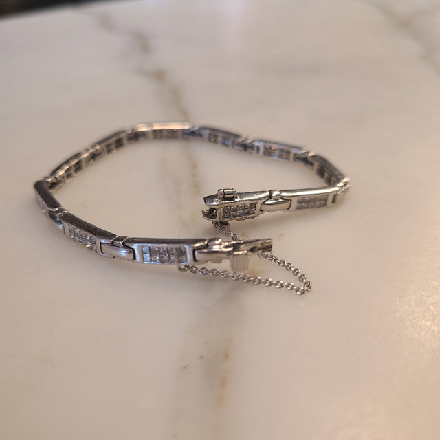 Custom Ladies 14k White Gold & Diamond Bracelet in Jewellery & Watches in City of Toronto - Image 4