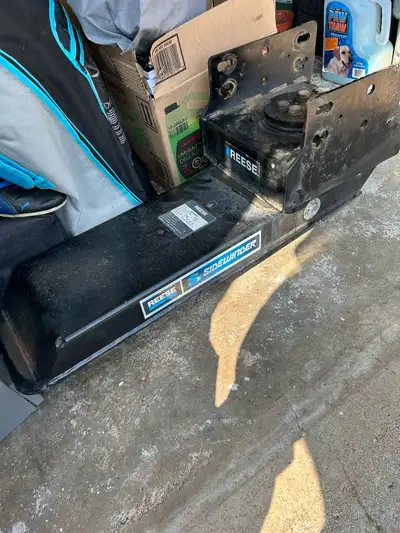 Husky 16k Hitch and rails. Sliding hitch though I never used that feature. Works excellent and in go...