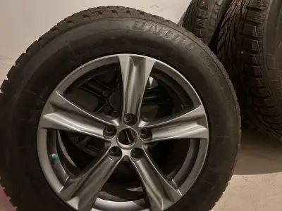 Winters tires 235/65r18 Came off 2020 rx 350 Tire tread depth 7mm used for half season Bolt pattern...