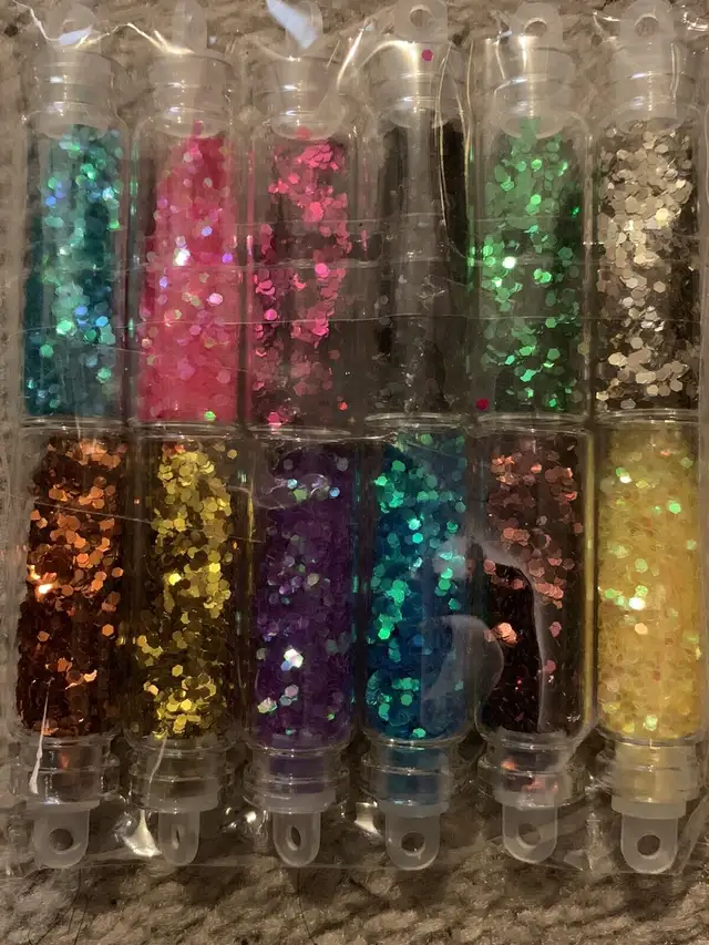 NEW NAIL GLITTER