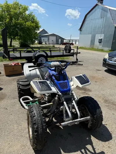 Blaster fonctionne bien . Essieux neuf. Moteur fonctionne très bien ! Bearing de roues neufs à l’ave...