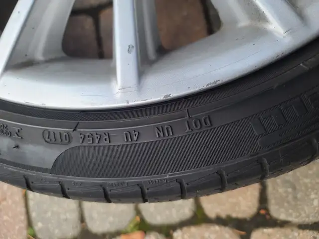 Pair of BMW Rims and Pirelli All Season Tires 225X40R18 in Tires & Rims in Mississauga / Peel Region - Image 3