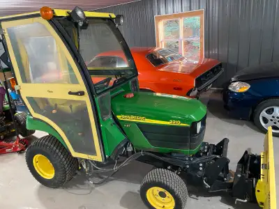 John Deere 2210 4x4 diesel only 400 hours , View more