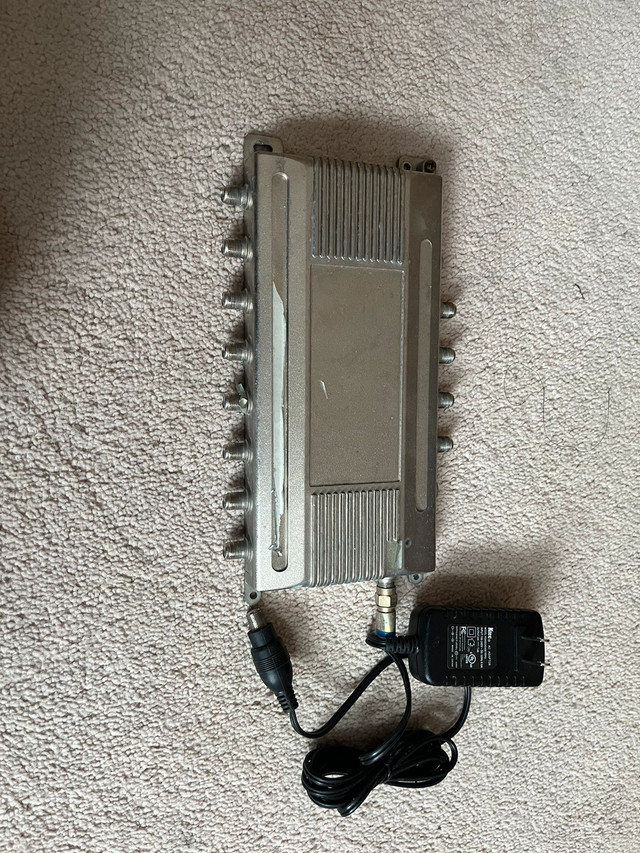 4x8 multi switch and Satellite Locator $40.00 in Video & TV Accessories in Calgary