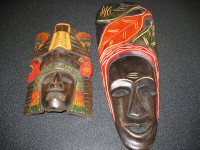 2 masques décoratifs