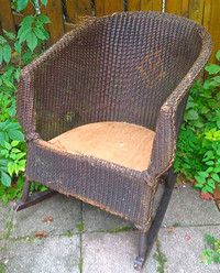Antiquité Magnifique fauteuil très ancien en rotin naturel