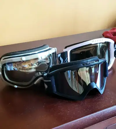 Lunettes de skis Bollé, Scott, Poc 20 $ chaque. Poc vendu., View more
