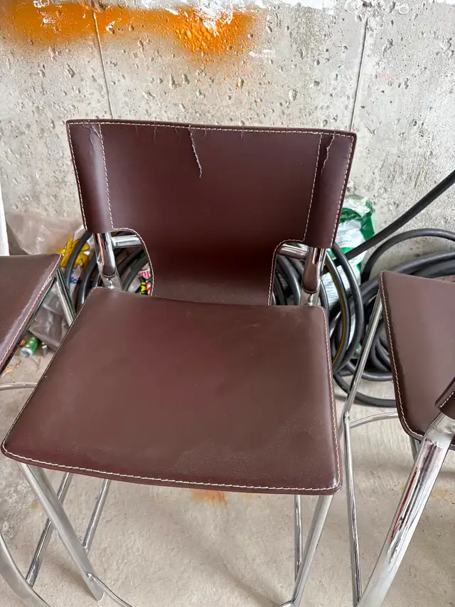 Brown Leather Bar Stools – $25 Each (6 Available, Project) in Chairs & Recliners in Oshawa / Durham Region - Image 6