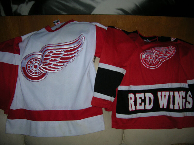 Detroit Red Wings Hockey Team Jersey CCM Made In Canada in Other in City of Toronto