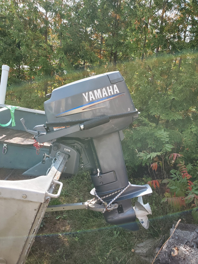 14' Aluminum fishing  boat with 25 HP Yamaha. Trailer included  in Powerboats & Motorboats in Kawartha Lakes - Image 4