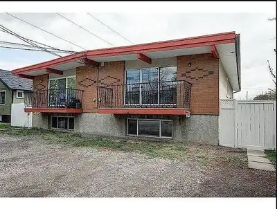 t is duplex basement unit, this is legally secondary unit, This rent unit(3308 6 ST NE ) is located...