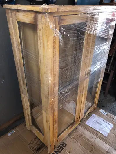 armoire en bois vitrée à restaurer, View more