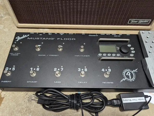 ToneMaster Deluxe Reverb BLONDE + Mustang Floor Pedal in Amps & Pedals in Ottawa - Image 4