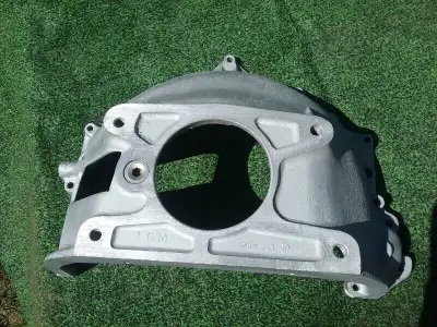 1960 Covette bellhousing, fits the one year only,no cracks, all threaded holes are good.
