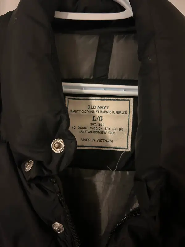 Black Puffer Vest from Old Navy in Men's in Brantford - Image 3
