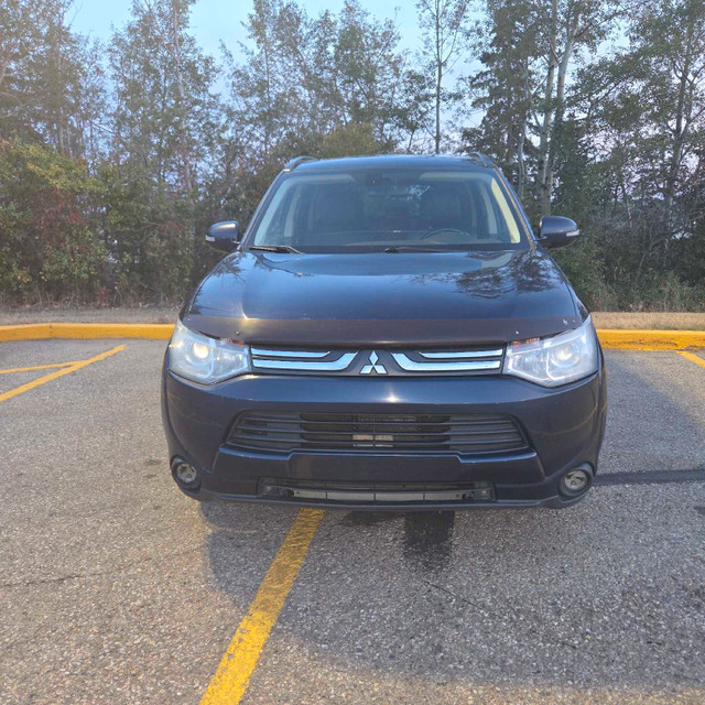 2014 Mitsubishi Outlander in Cars & Trucks in Red Deer