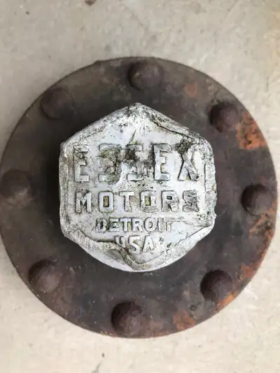 A vintage 1920’s era ESSEX MOTORS DETROIT USA eight bolt wheel hub for a wooden spoked car wheel , w...