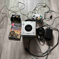 Nintendo gamecube with 2 controllers 1 game