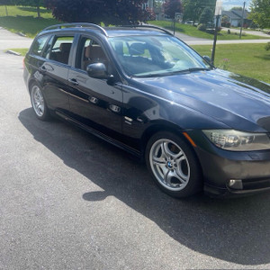 2010 BMW 3 Series Leather interior 