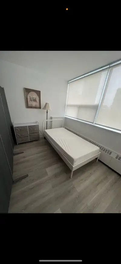 flex room only male