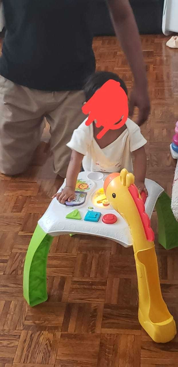 Fisher-Price Animal Friends Learning Table in Playpens, Swings & Saucers in Mississauga / Peel Region - Image 2