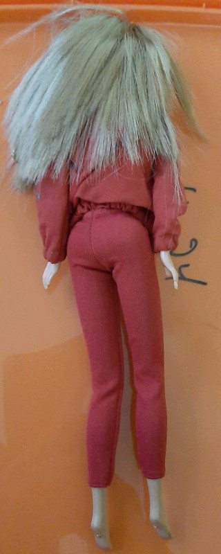 Belle Barbie Édition Limitée Sidney Australie 2000 dans Art et objets de collection  à Trois-Rivières - Image 4