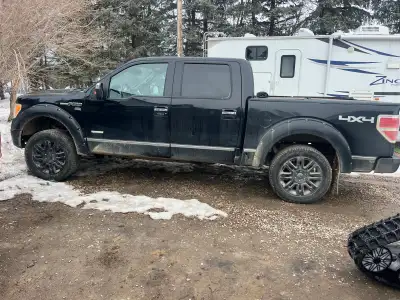 2013 F150 Platinum 275,000 km 3.5 EcoBoost 4 Door Crew Cab Bluetooth Sunroof Loaded Black in/ext. He...