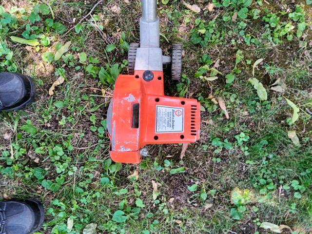 Coupe bordure Black & Decker dans Tondeuses et souffleuses  à Laval/Rive Nord - Image 3