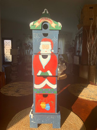 WOODEN CHRISTMAS HOLIDAY SANTA STAND WITH 4 DRAWERS ! BRAMPTON !