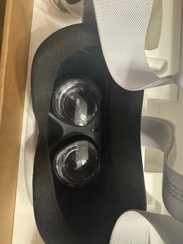 oculus quest 2 128G dans Appareils électroniques  à Lévis - Image 2