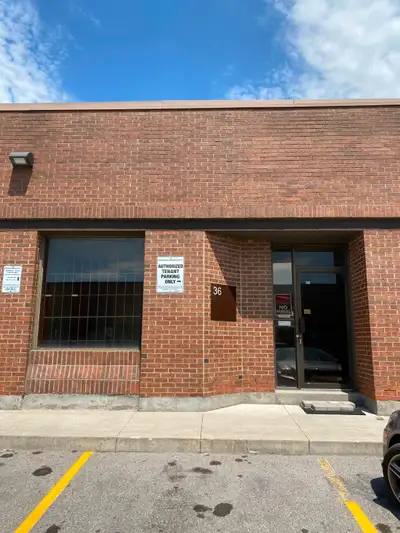 AVAILABLE NOW: Prime Industrial, commercial ,Storefront Unit in North York! PRIME 1400sqft Unit @ Ke...