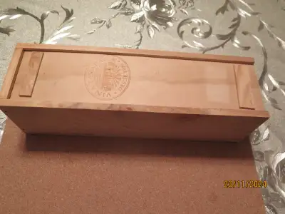 WOODEN SINGLE BOTTLE WINE BOX, View more