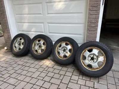 Yokohama iceGUARD 235/65/17 made in Japan used for about 18,000km - plenty of treads left OEM Honda...