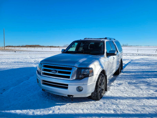 2012 Expedition  in Cars & Trucks in Grande Prairie