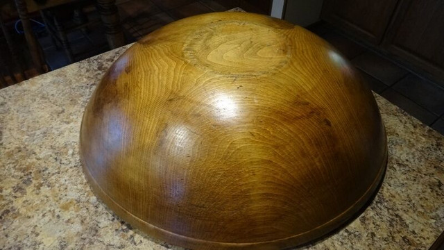 Antique Quebec pine butter bowl dans Art et objets de collection  à Ouest de l’Île - Image 3