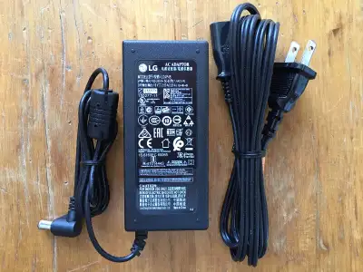PRISE MURALE ET ADAPTATEUR TV LG ****NEUF****, View more