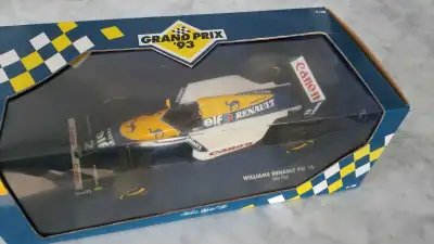 1993 Williams Renault FW15, View more