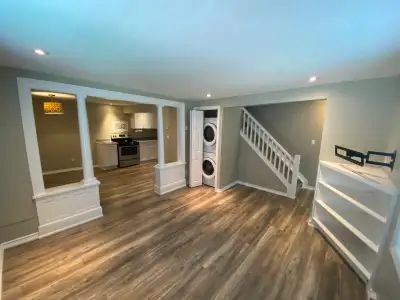 This gorgeous and unique 2-bedroom apartment. Two stories with 2 bedrooms upstairs and offers a mode...