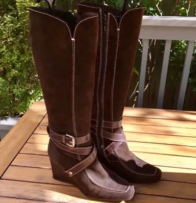 ⭐️GEOX NEW STUNNING Dark brown suede boots⭐️, View more