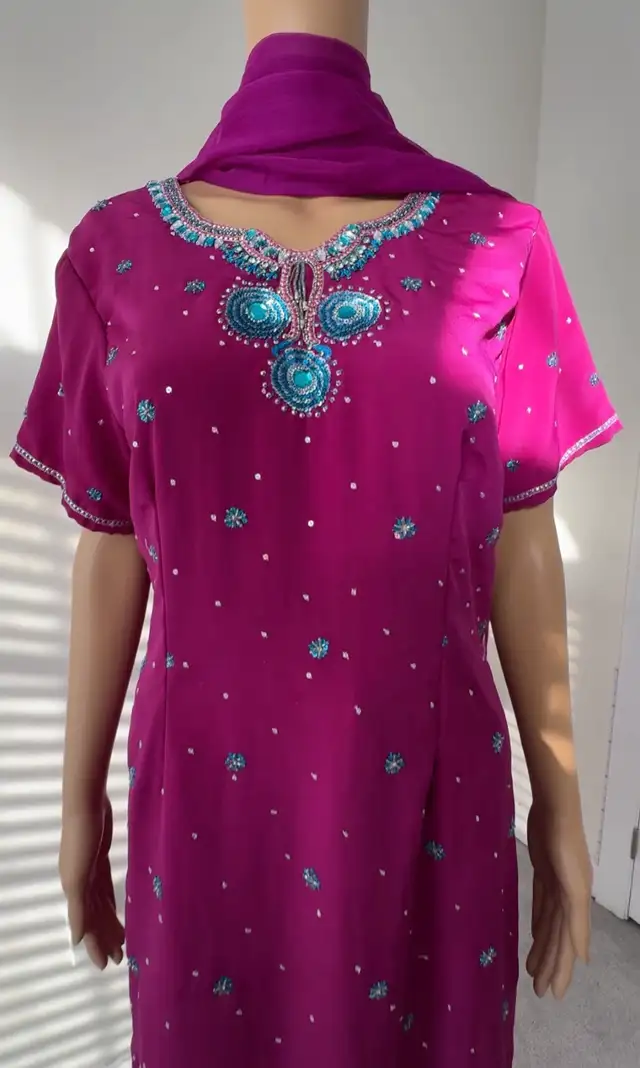 ROYAL PURPLE Punjabi Indian suit 3 pc medium in Women's - Dresses & Skirts in Cambridge - Image 3