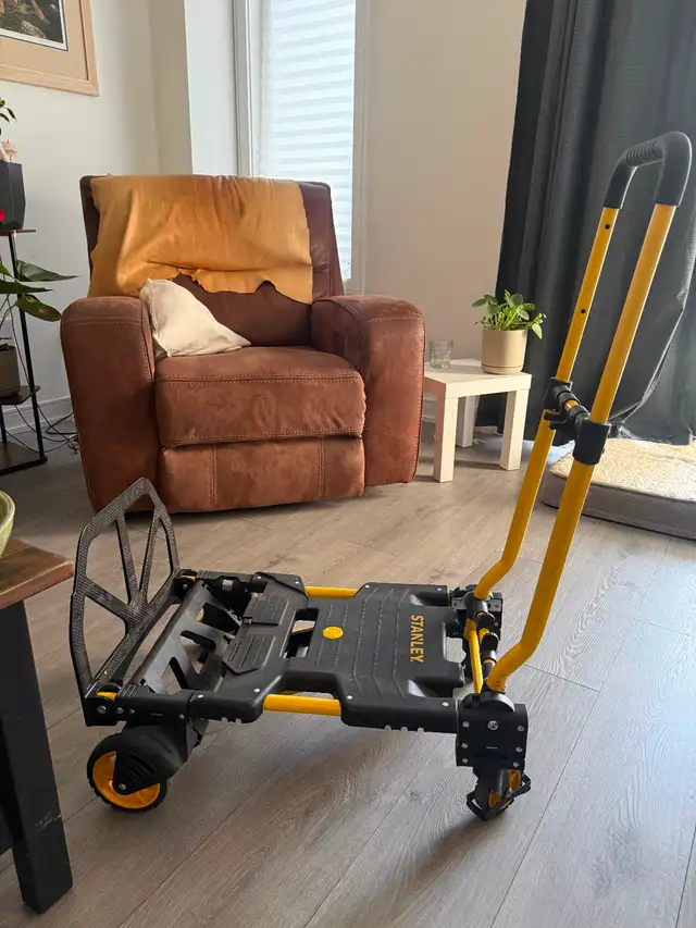 Stanley cart in Other in Barrie - Image 2