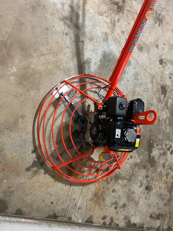 Conmec CT436 Walk Behind Power Trowel in Power Tools in Belleville - Image 6