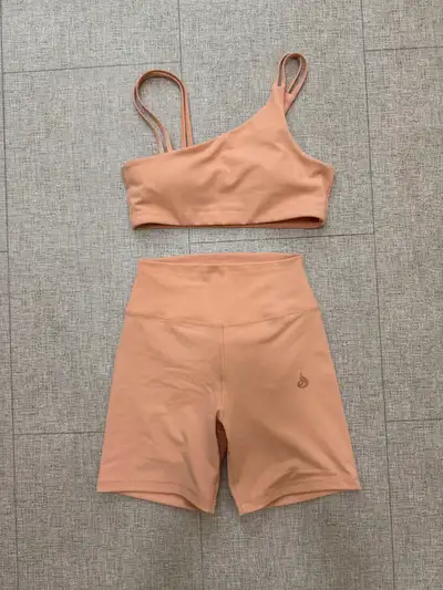 New without tags Scrunch high waisted shorts Selling together as a set Buyer is responsible for pick...