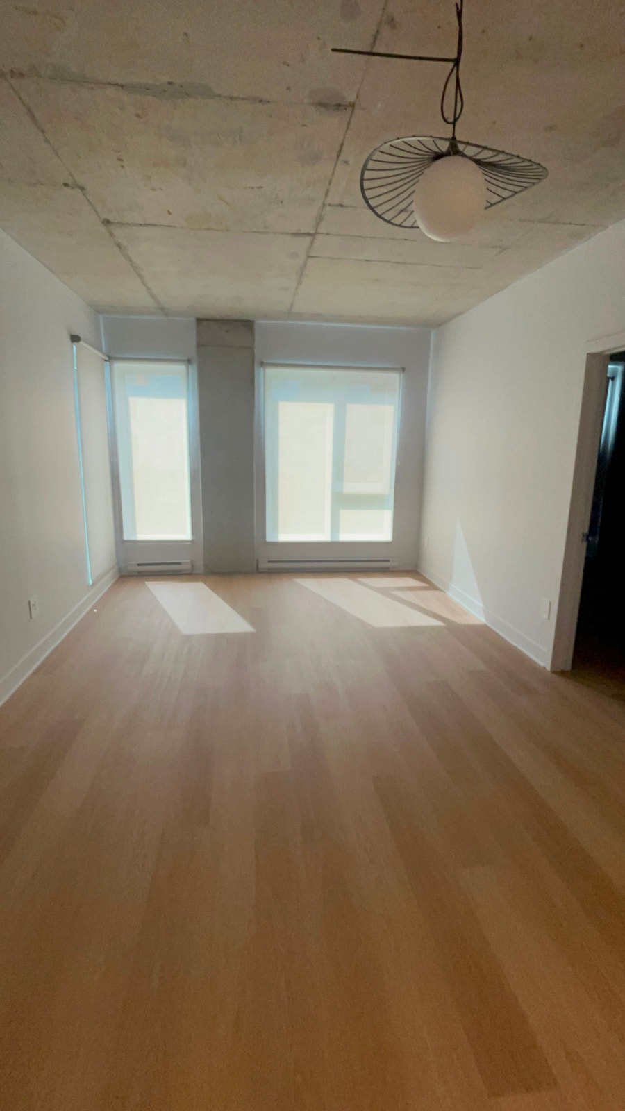 Modern 4.5+den Apartment Lease Transfer — photo 3
